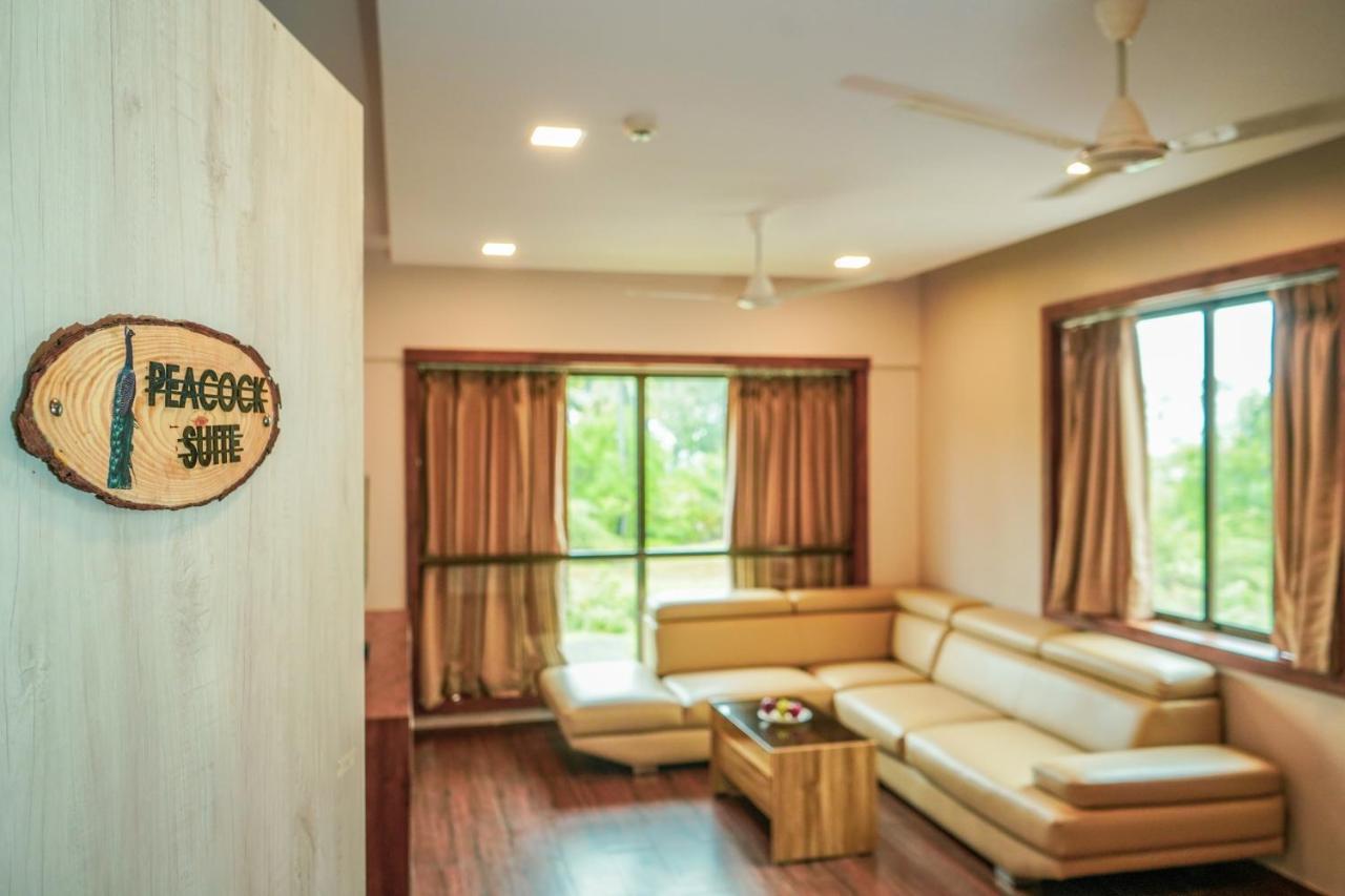 Nest Beacon Resort Daman Extérieur photo